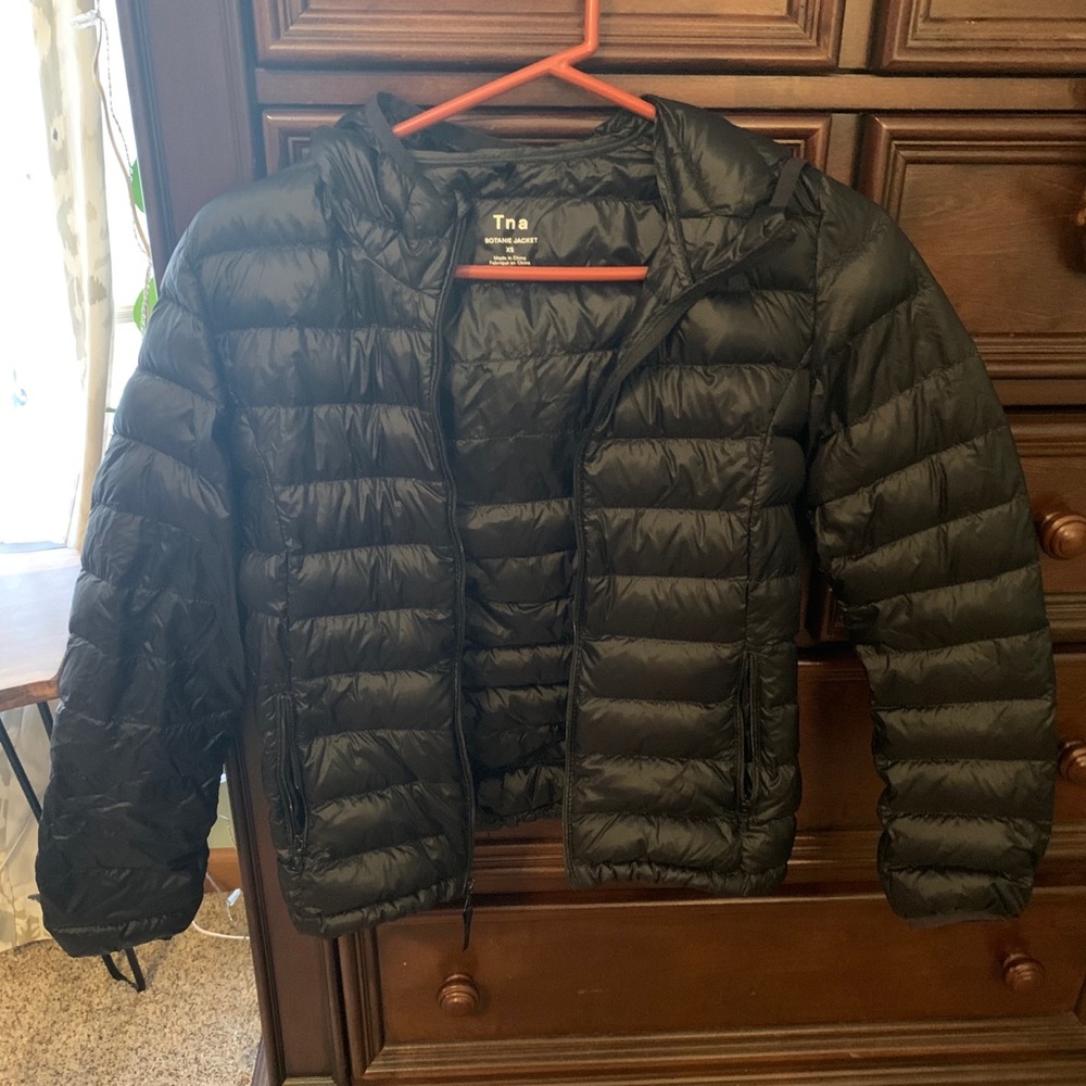 aritzia botanie puffer jacket